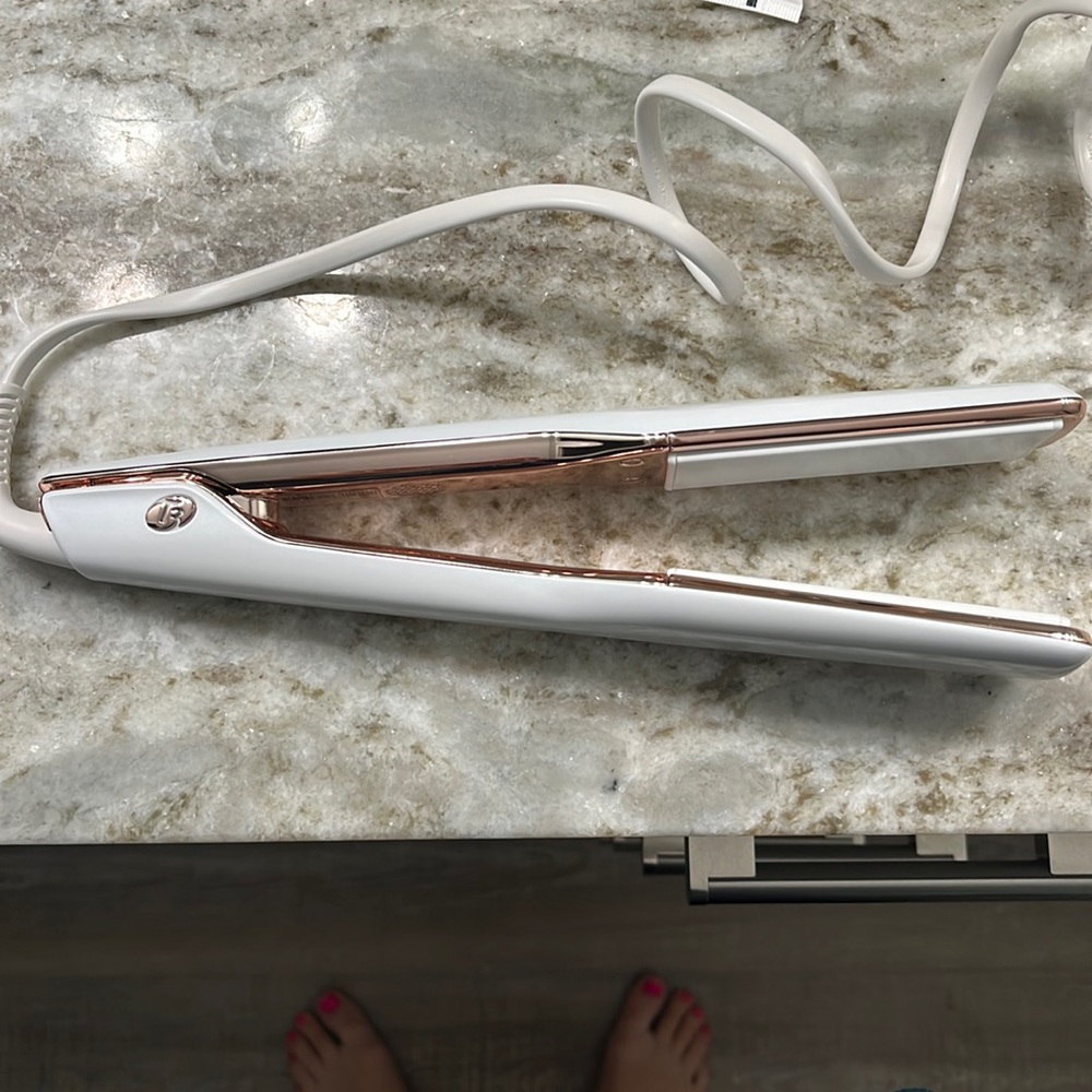 T3 1.5 inch Flat Iron